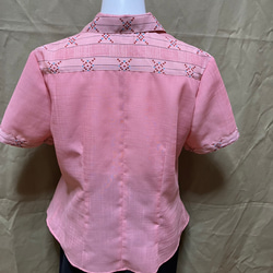 ピンク　オープン襟　かりゆしウェア　レディースM（沖縄、琉球、紅型柄、アロハ）No.105 3枚目の画像