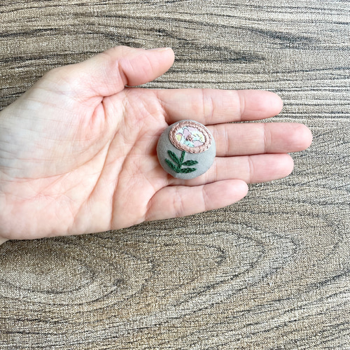刺繍【ヘアゴム】【ポニーフック】【ブローチ】選べるパーツ no