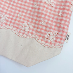 お弁当袋・巾着袋 【Embroidery Flower Check pink】サイズオーダー可　女の子向け　刺繍生地 4枚目の画像