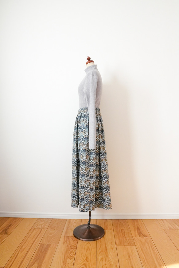 リバティファブリック＜フローリッシュ＞ギャザースカート　84cm丈　ブルー　 6枚目の画像