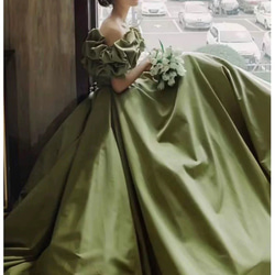 カラードレス グリーン 緑 フリル オフショルダー 前撮り 二次会　ウェディングドレス（WD242006） 6枚目の画像