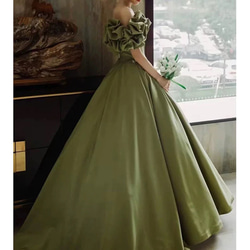 カラードレス グリーン 緑 フリル オフショルダー 前撮り 二次会　ウェディングドレス（WD242006） 5枚目の画像