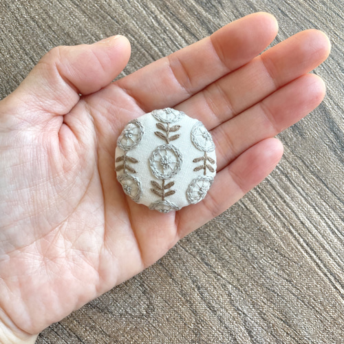 【専用】ハンドメイド　刺繍ブローチ　ヘアゴム 満開の桜刺繍ブローチor刺繍ヘアゴム ブローチ かなちゃん手刺繍