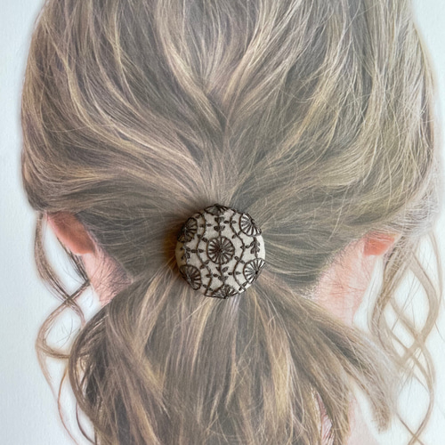 刺繍【ヘアゴム】【ポニーフック】【ブローチ】選べるパーツ no.99
