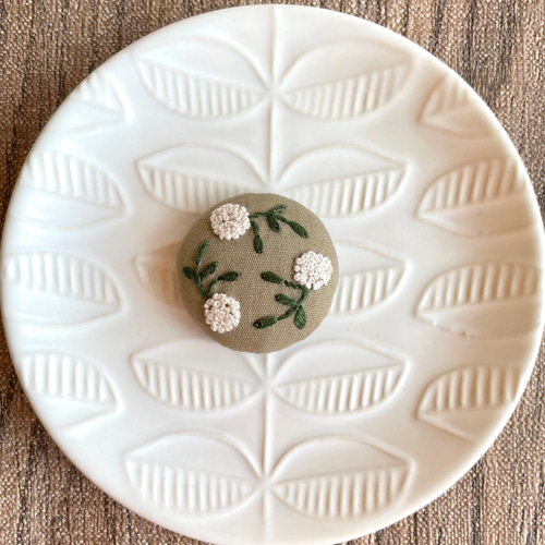 ★リクエスト注文ページ★刺繍 ブローチ、ヘアゴム 満開の桜刺繍ブローチor刺繍ヘアゴム ブローチ かなちゃん手刺繍工房