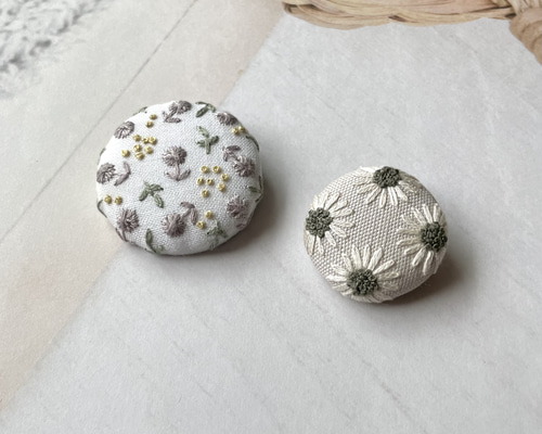 2個セット】手刺繍ブローチ no.110 ブローチ handmade machitoto 通販