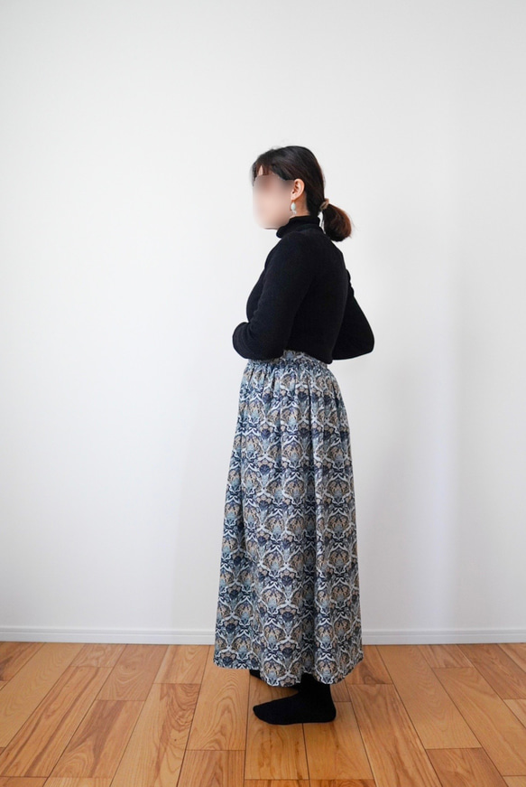 リバティファブリック＜フローリッシュ＞ギャザースカート　８９cm丈　ブルー　 2枚目の画像