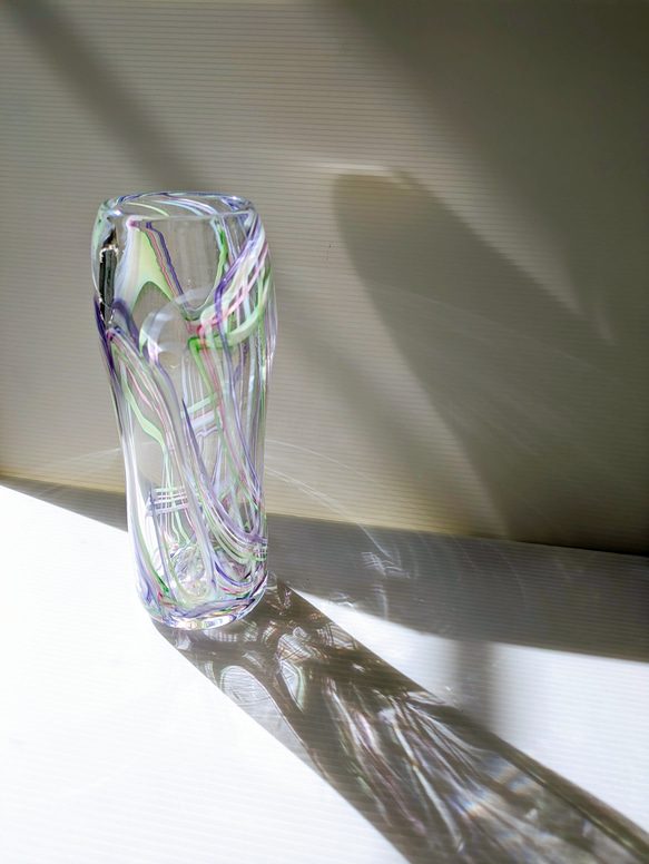 ぷんぷん　/　吹きガラス　/　ガラスの花瓶　/　新緑 1枚目の画像