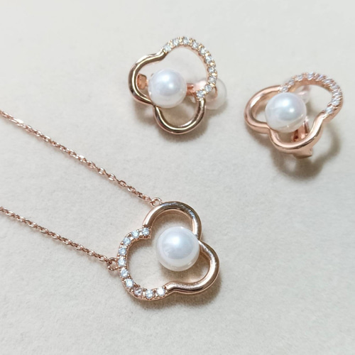 人工パール＆ジルコニア お花モチーフイヤリング イヤリング