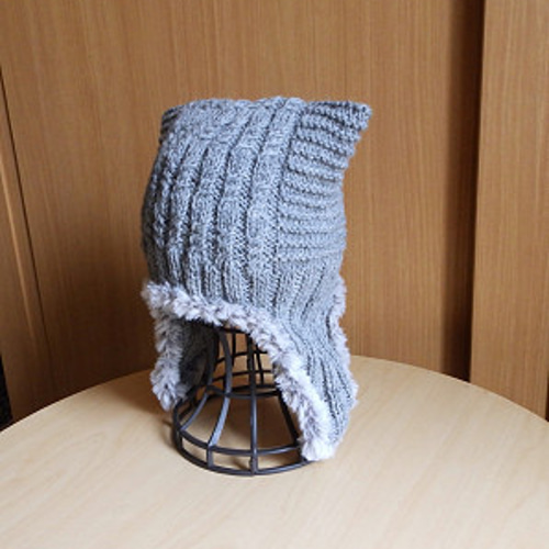 ちょこ猫耳 ニット帽子・耳当て付き【送料無料】縁ファー 手編み