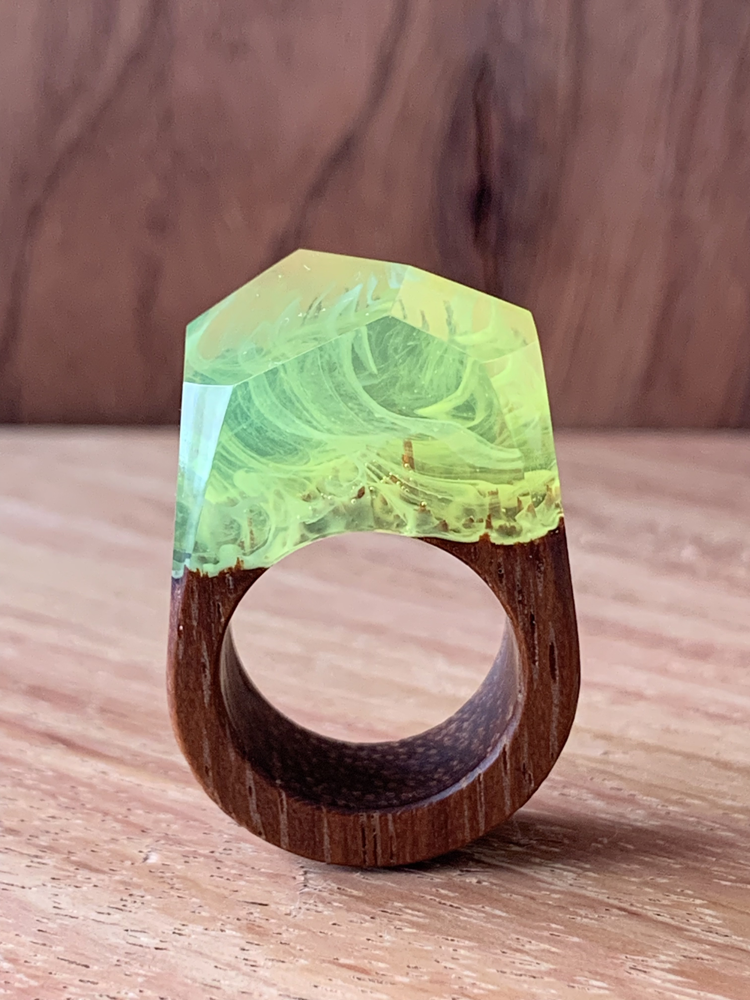 ウッドレジン「幻想的な指輪」SN_0012