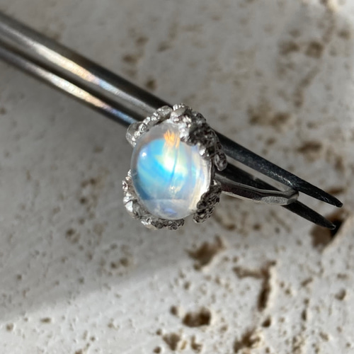 レインボームーンストーンのレースの指輪【一点物】 指輪・リング