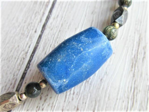 【B35】　ネックレス　エジプト調　ラピス　ブルータイガーアイ　銀細工　虎目石　天然石　天然石ビーズアクセサリー 3枚目の画像