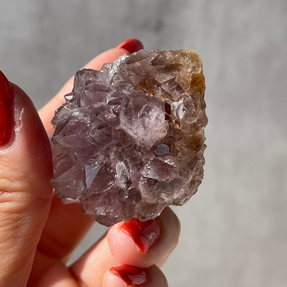 インド産【アメシスト クラスター】虹あり 紫水晶（78.3g）鉱物 天然石 4枚目の画像
