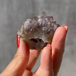 インド産【アメシスト クラスター】虹あり 紫水晶（78.3g）鉱物 天然石 7枚目の画像