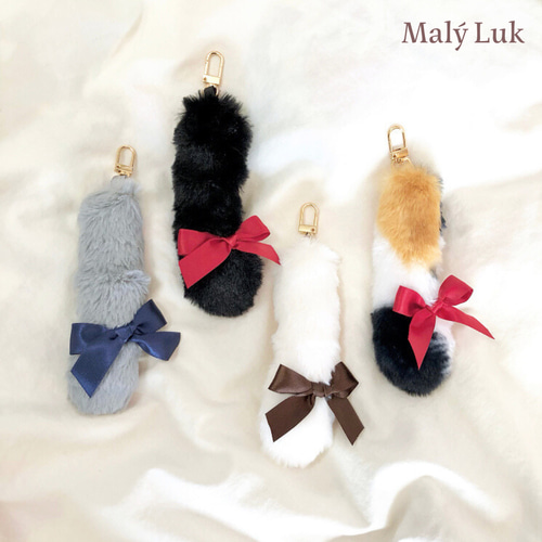 ふわふわ猫しっぽキーホルダー キーホルダー Malý Luk 通販 17191350