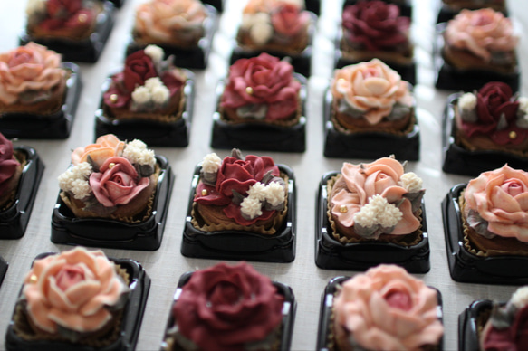 (風呂敷ラッピング)ビンテージ風あんフラワークッキー9個入り  誕生日プレゼント あんこのお花！ 6枚目の画像