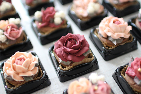 (風呂敷ラッピング)ビンテージ風あんフラワークッキー4個入り  あんこのお花！ 3枚目の画像