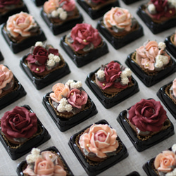 (風呂敷ラッピング)ビンテージ風あんフラワークッキー4個入り  あんこのお花！ 4枚目の画像