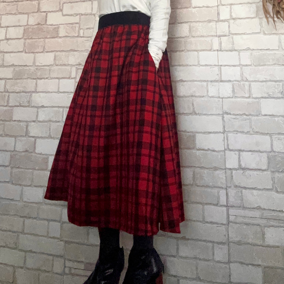 上質日本製ウール100%/Aラインギャザースカート(赤黒チェックに青ライン入) 1枚目の画像