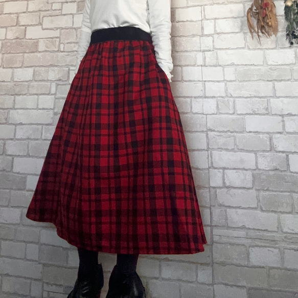 上質日本製ウール100%/Aラインギャザースカート(赤黒チェックに青ライン入) 3枚目の画像