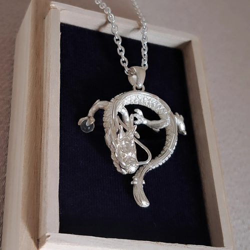 龍 ペンダントトップ 】 龍ネックレス 龍アクセサリー シルバー龍 昇り