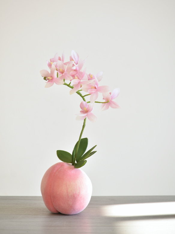 ピーチ＋オーキッド！？ 桃と蘭(ライトピンク)　アーティフィシャルフラワー　咲き続けるフラワーインテリア 3枚目の画像