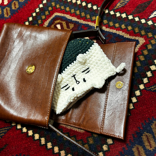 手編み どんぶり猫ちゃん ファスナーポーチ 12センチ （白×緑