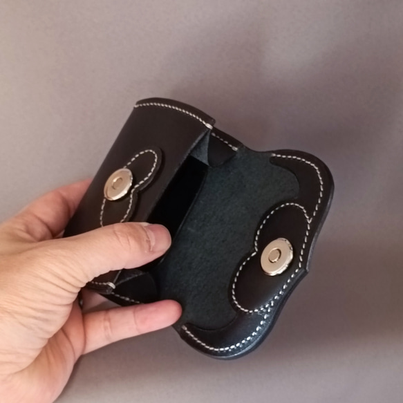 ハートのコインケース　カード入れ　オーダーメイド　本革ブラック　革の財布　マグネットホック　栃木レザー 6枚目の画像