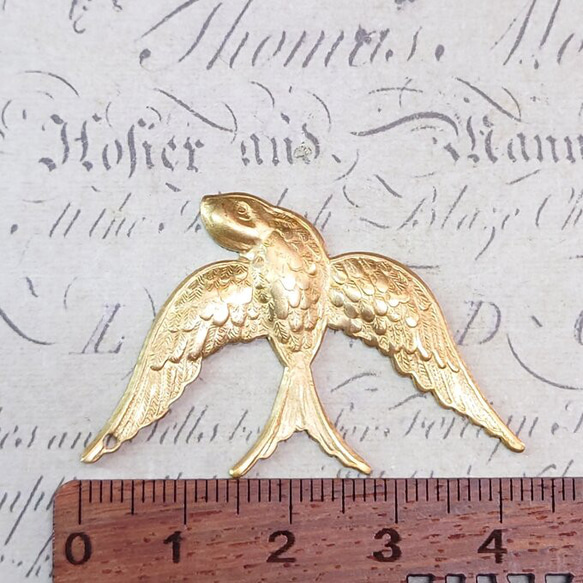 BEHOLD− 真鍮製 燕 1個 翼に一箇所穴有り ツバメ 鳥 アメリカ製 パーツ スタンピング ヴィンテージ風 4枚目の画像
