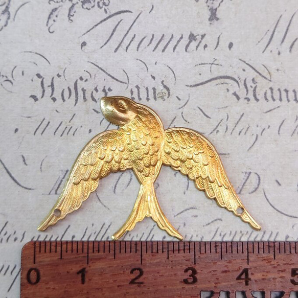 BEHOLD− 真鍮製 燕 1個 翼に二箇所穴有り ツバメ 鳥 アメリカ製 パーツ スタンピング ヴィンテージ風 4枚目の画像