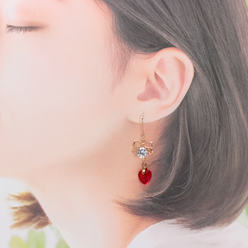 リボンと赤いハート(1167) ピアス/イヤリング/ノンホールピアス/樹脂 