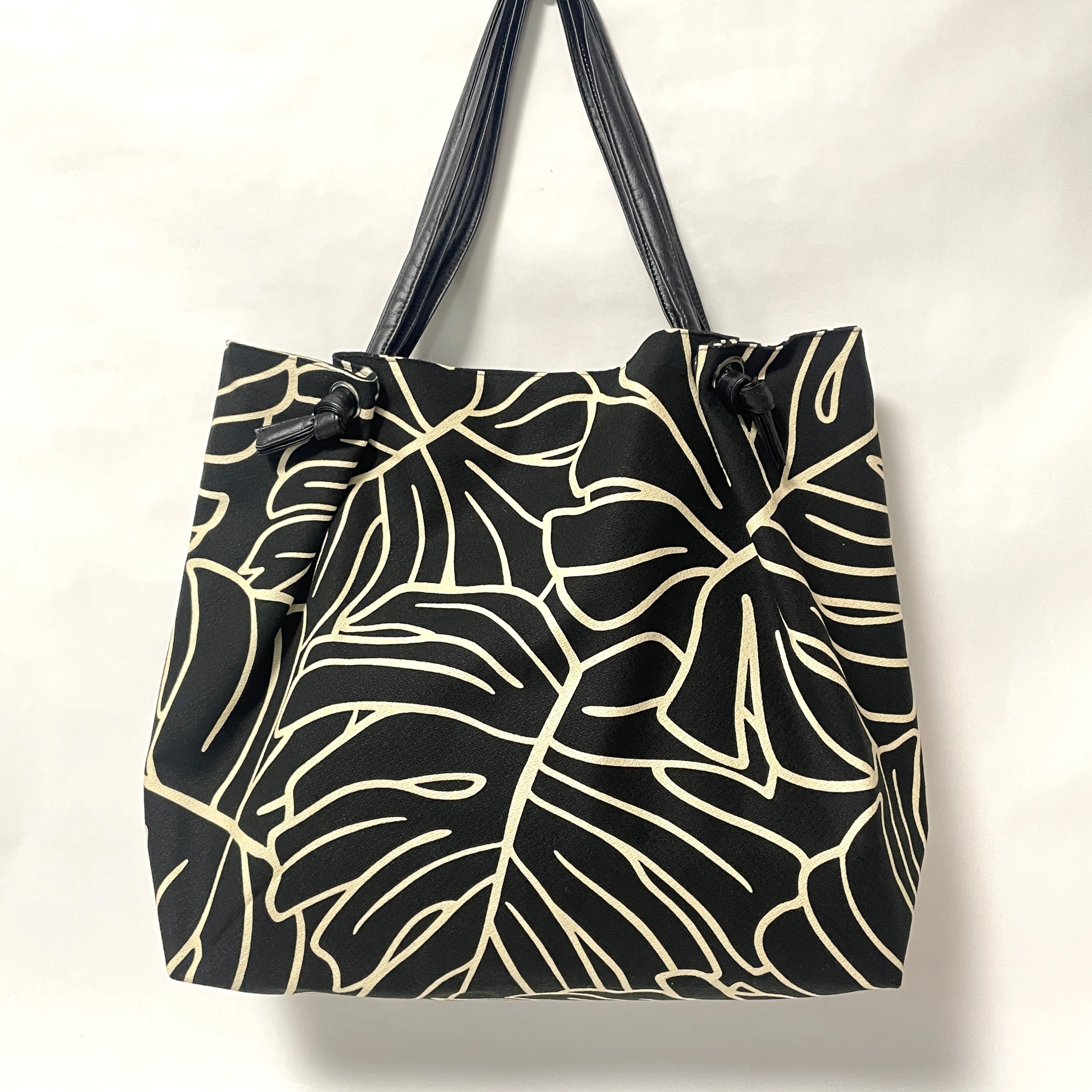 TOTE BAG ～プチ旅行などにも最適　軽いのに大容量なデイリーバック～