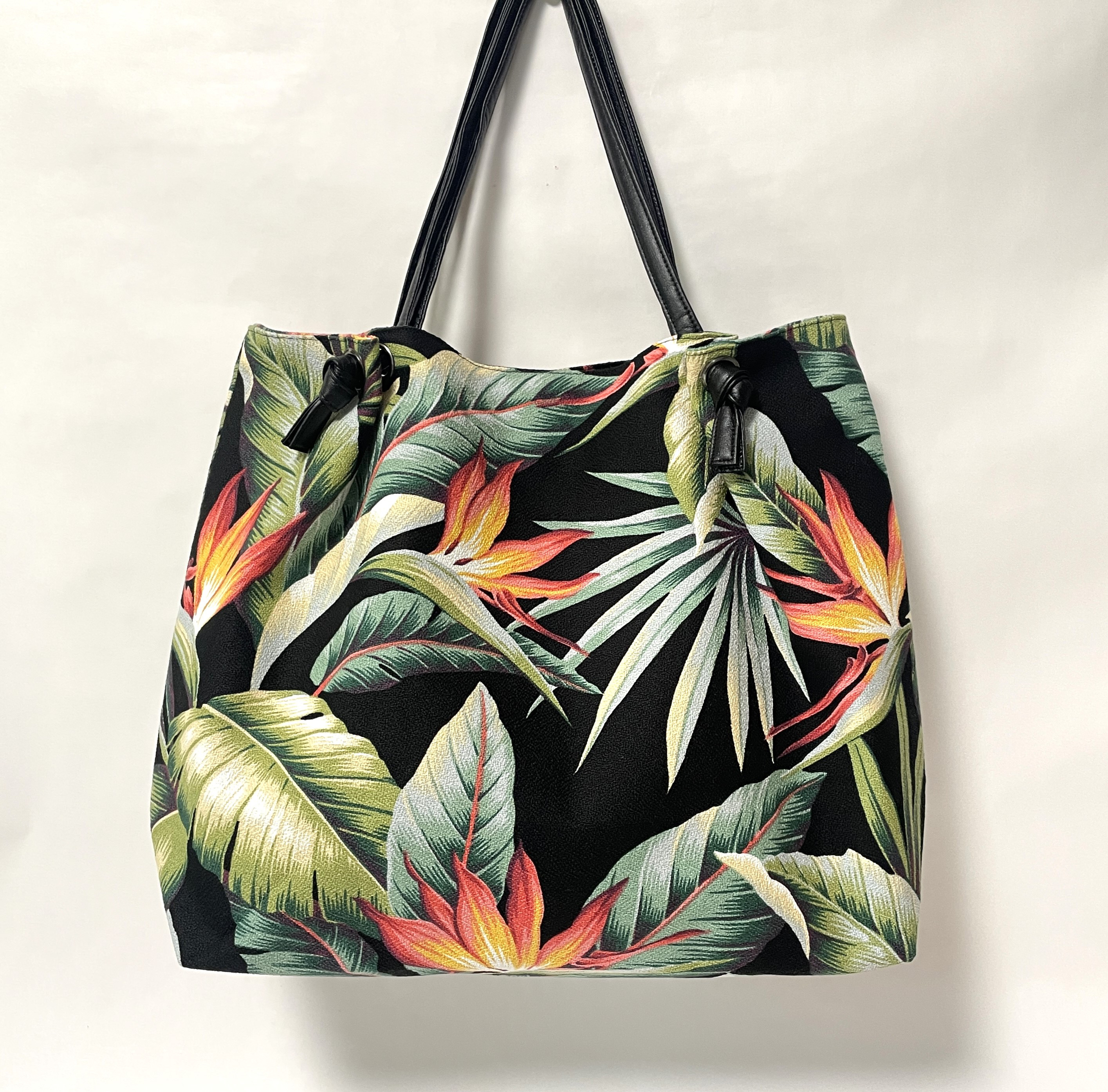 TOTE BAG ～プチ旅行などにも最適　軽いのに大容量なデイリーバック～