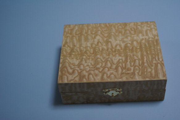 タモ玉杢造り小箱アクセサリー箱将棋箱