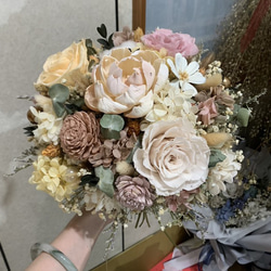 【客製新娘捧花】結婚訂婚捧花／永生玫瑰／乾燥花／圓形捧花／結婚／婚禮／外拍 第4張的照片