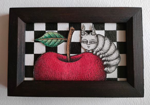 ミニ額縁 原画「りんごとイモムシ」 4枚目の画像