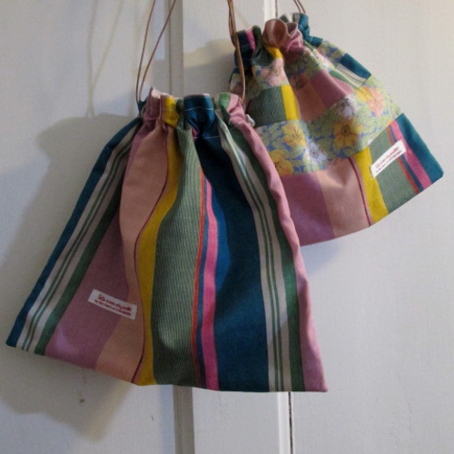 リバティArchiveSwatchアーカイブスウォッチとWildRosindaの巾着ポーチ