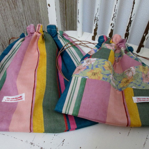 リバティArchiveSwatchアーカイブスウォッチとWildRosindaの巾着ポーチ