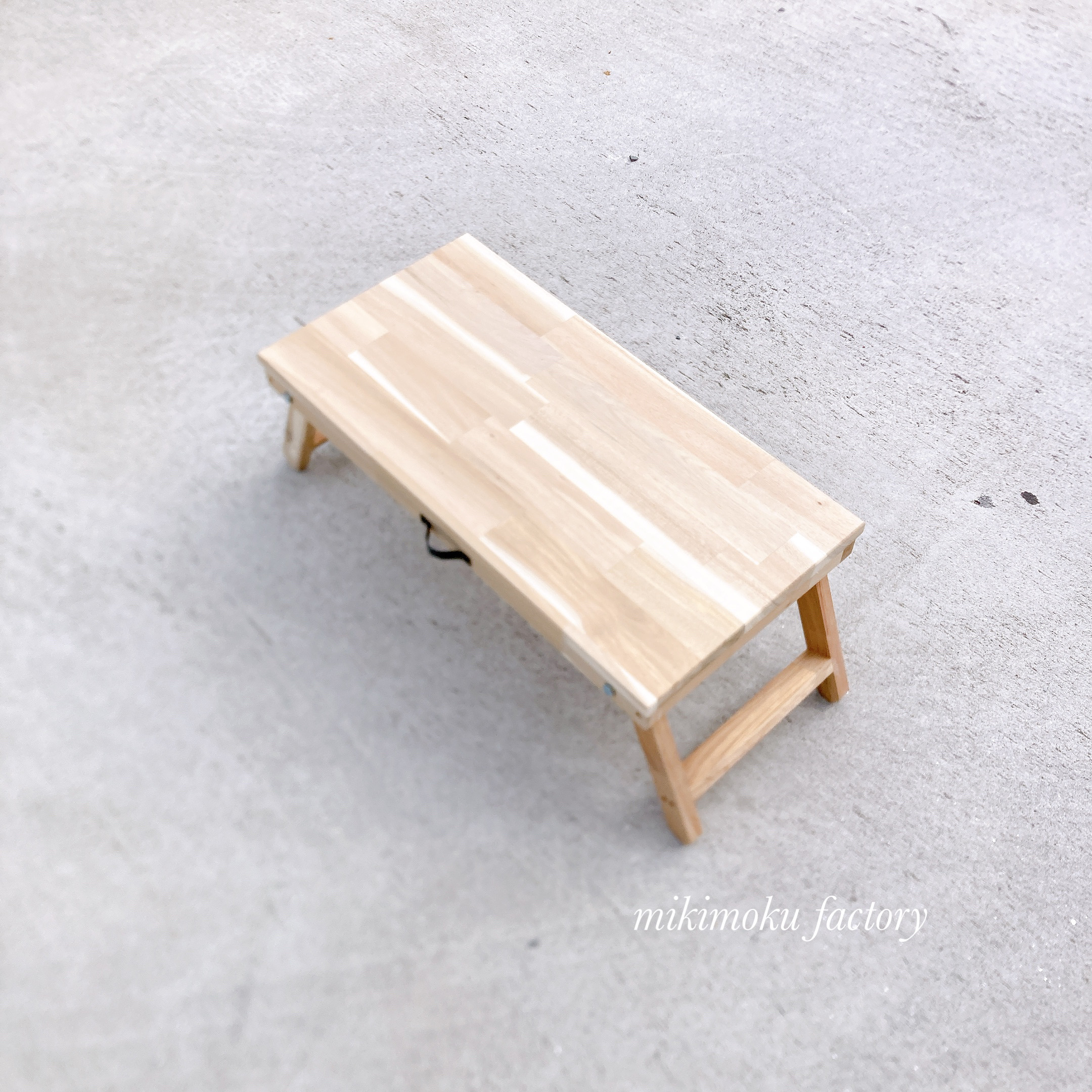 小さなアカシア折りたたみテーブル