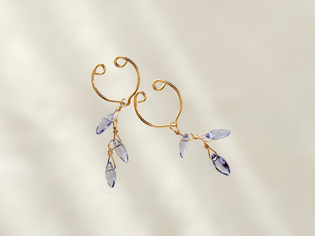 ノンホールピアス◆天然石◆タンザナイト(宝石質/AAA)３連使用◆1点のみイヤリング・ノンホールピアス