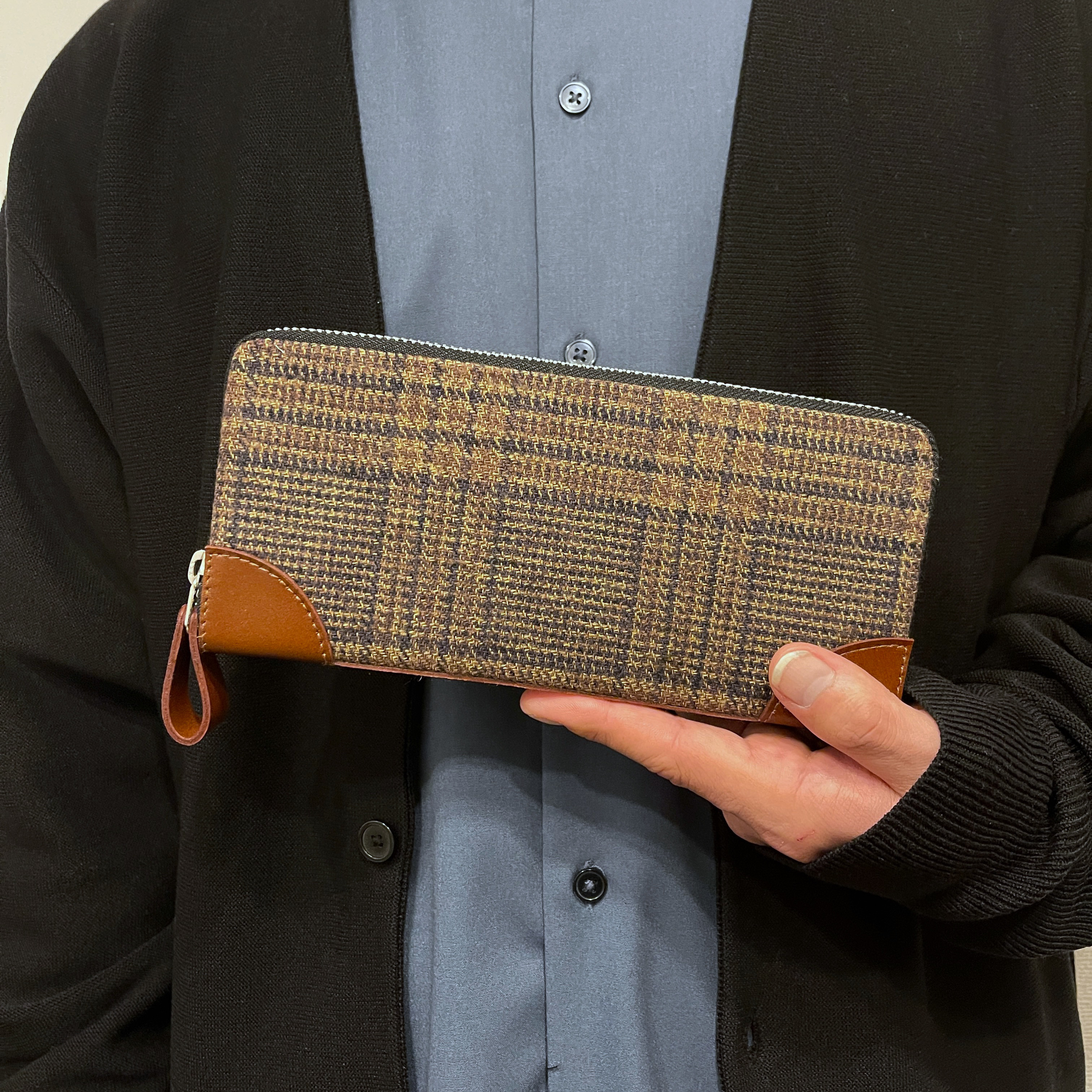 驚くほど手に馴染むラウンドファスナー長財布　播州織【送料無料】