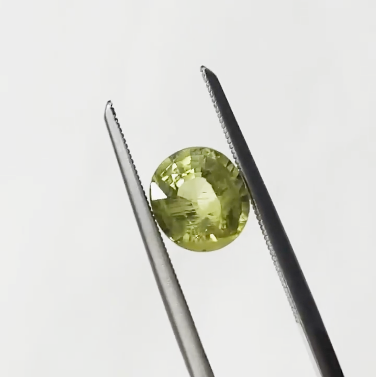 希少石 Color Change Chrysoberyl ルース