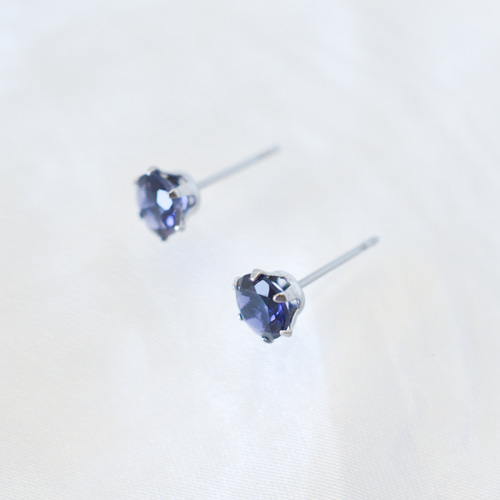 160AA【アイオライト】天然石　1粒　4mm　シルバー　ピアス　青　紫　925 天然石アイオライトの一粒スタッドピアス】4mm / 青紫