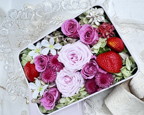 アロマストーンエッフェル塔&ティファニーブルー缶フラワーアレンジメントセット b561584e9981951306fee79e81ff7a