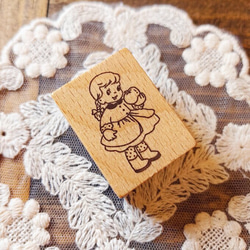 木製スタンプ 女の子 コラージュ素材 はんこ 1枚目の画像