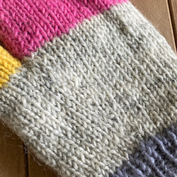 送料無料♪⑤エスニック ネパール ウール手編みミトン手袋 ハンドウォーマー グローブ カルテット ボーダー ピンク 5枚目の画像