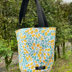 かわいい木の実の編みかごバック(手編みトートバック) 4枚目の画像