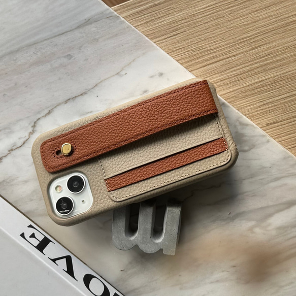 名入れ可　 本革　レザー カード収納 ハンド付き 名入れ レザーiphoneケース 2枚目の画像