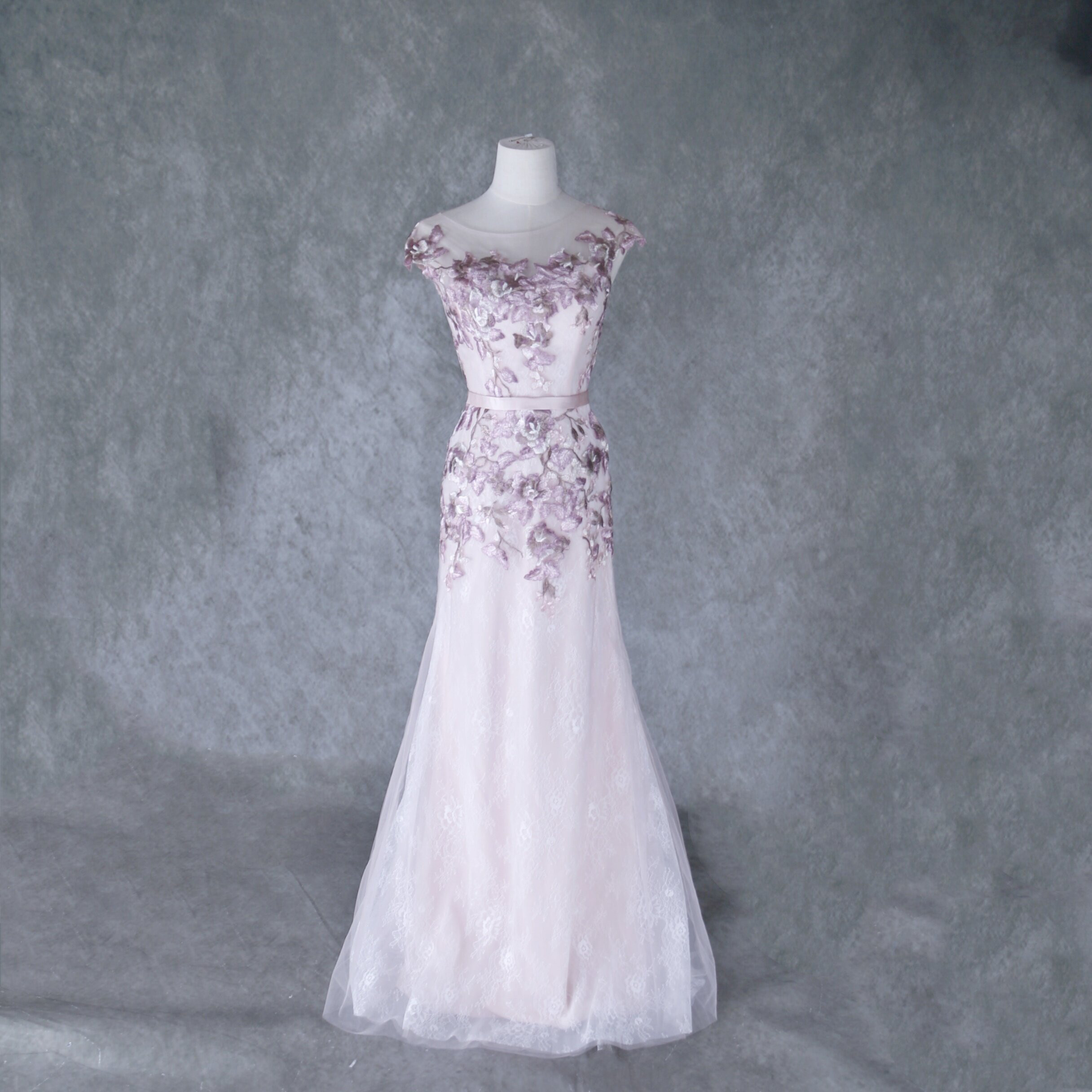 送料無料！カラードレス ピンク  花柄のモチーフ刺繍が美しく  ノースリーブ  ソフトマーメイドライン  二次会